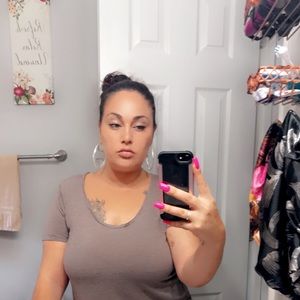 Meet your Posher, Danielle